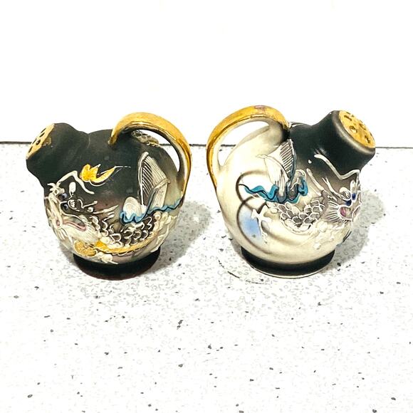 Vintage Dragonware Porcelain Shakers (2) roly-poly shape signed Fleetwood Japan - Picture 9 of 9